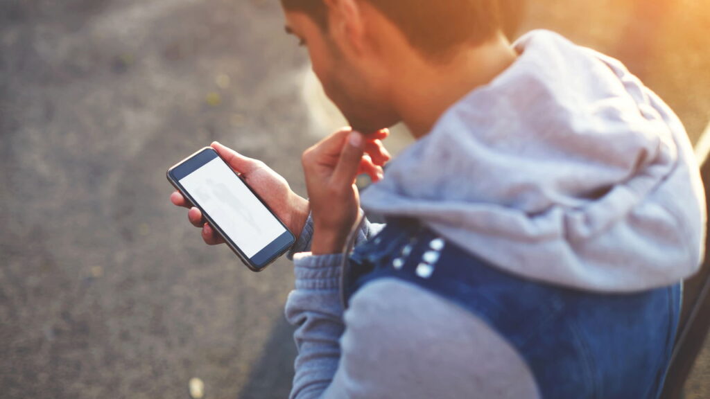 Seu telefone pode estar ouvindo suas conversas, saiba como desativar essa função!