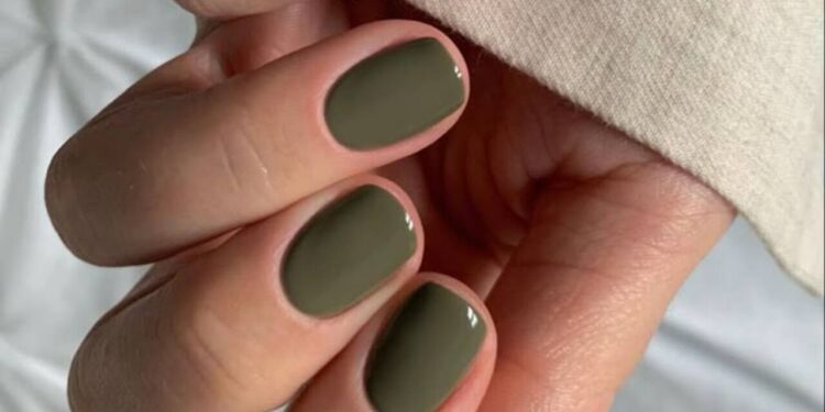 Mood Inverno 2025! Cores de esmalte que deixam qualquer look mais sofisticado