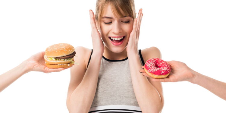 Nutricionistas alertam sobre esses alimentos que incham seu abdômen à noite