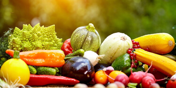 7 alimentos vegetais que ajudam a combater a acne