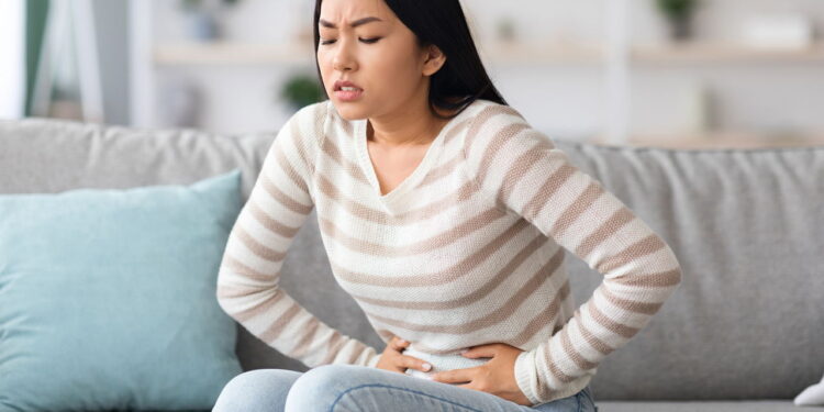 Quem sofre com cólica precisa testar essas 5 soluções