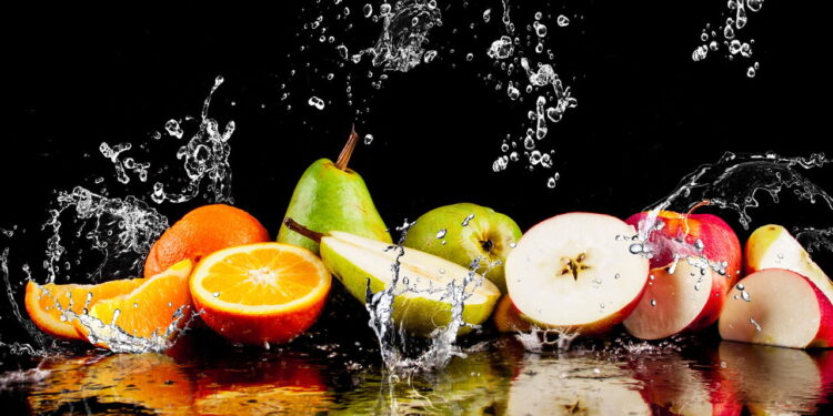 5 frutas que ajudam a hidratar o corpo no calor intenso