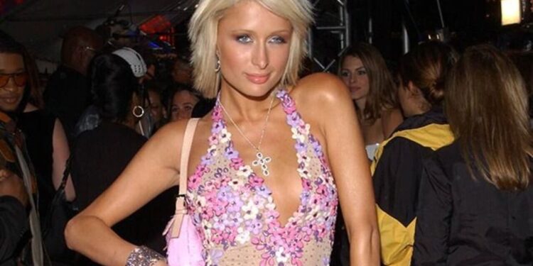 Looks dos anos 2000! 5 inspirações que continuam em alta