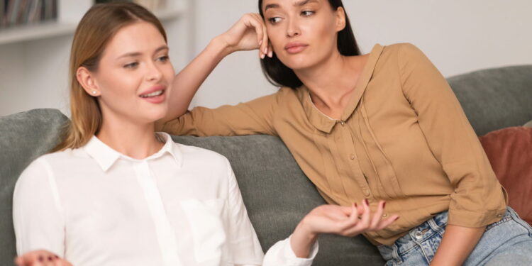 5 frases comuns que denunciam invejosos ao seu redor