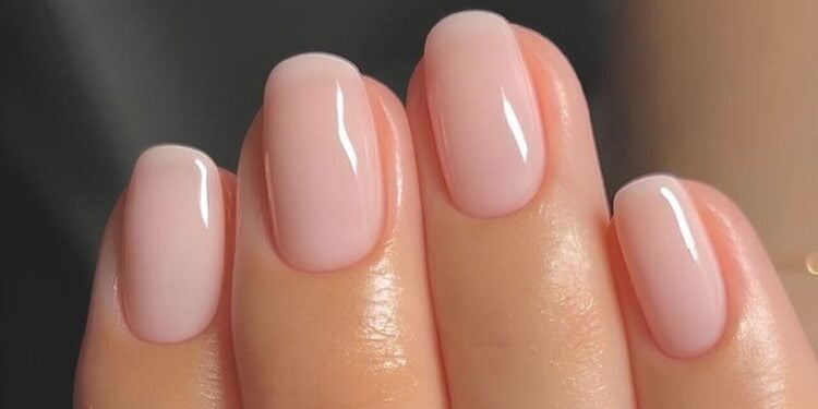 A tendência discreta que está conquistando amantes de unhas