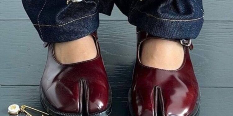 Sapato Tabi faz sucesso e inspira looks com personalidade